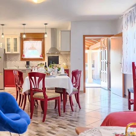 Holiday home Mihael - Roj540 By Interhome