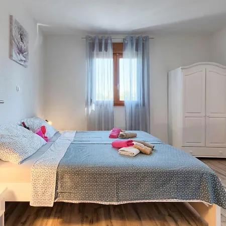 Mihael - Roj540 By Interhome *
