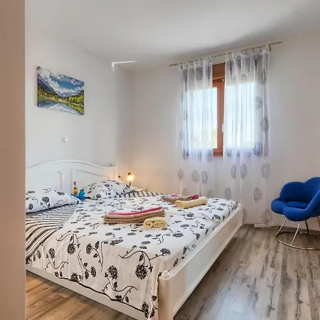 Holiday home Mihael - Roj540 By Interhome