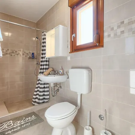 Mihael - Roj540 By Interhome